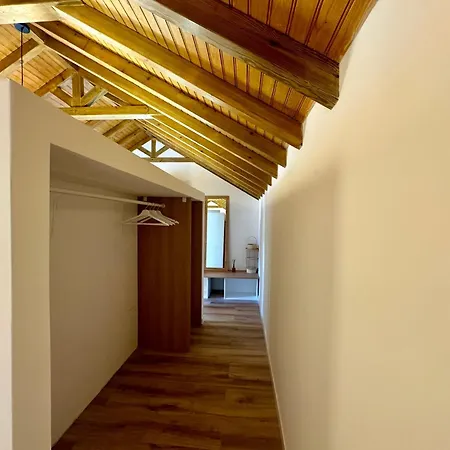 Window To The Morrish Castle سينترا