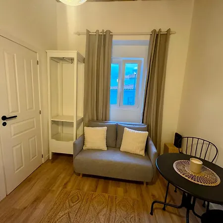 Window To The Morrish Castle شقة